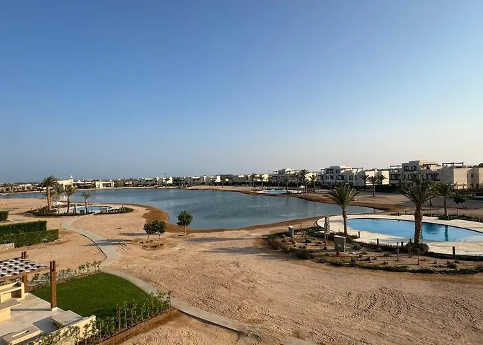 Lagoon View Shedwan With Pool View & Rooftop شقة الغردقة